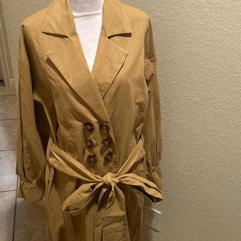 The Lulo Project Guatape Trench Coat Camel Tan Chic Fall Contemporary Size M NWT - Picture 4 of 14
